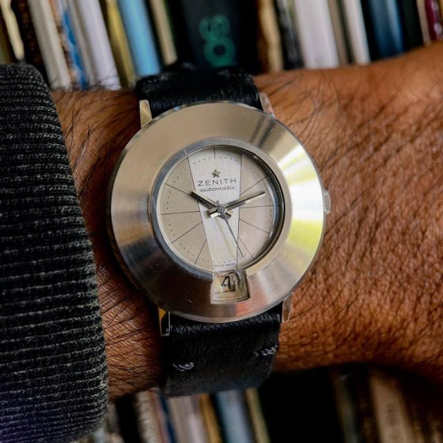Zenith A6620 'keyhole' automatic on the wrist